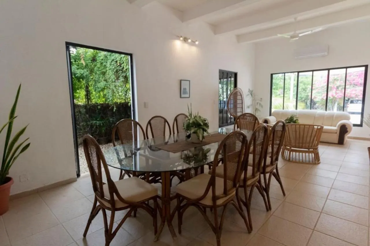Semesterbostad Comfortable Private Room With Great Location Mérida